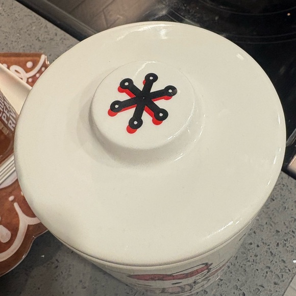 Hello Kitty Cookie Jar - Picture 3 of 3